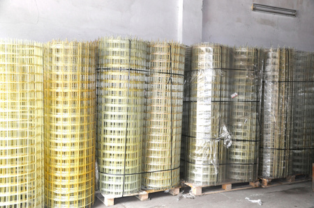 Kompozitní výztužná síť o prům. 2 mm oka 50x50 40m2